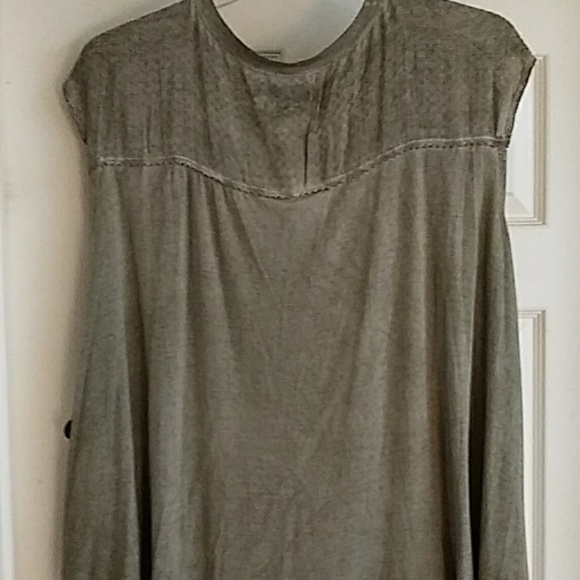 Shirt - Picture 3 of 3